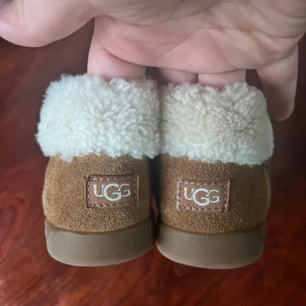 UGG‎ Toddler Suede Shearling Booties Size 8 Tan & White